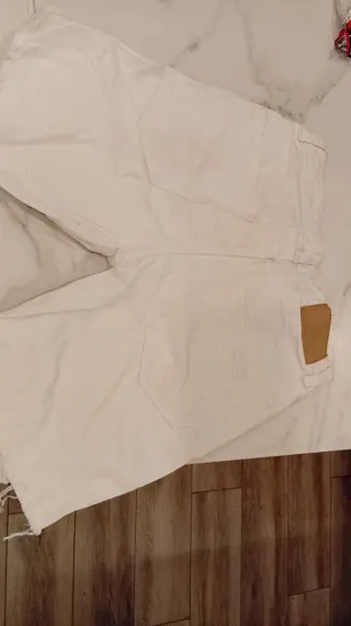 Vaqueros cortos rotos cada pantalón 5€ oferta3 12€