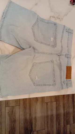 Vaqueros cortos rotos cada pantalón 5€ oferta3 12€