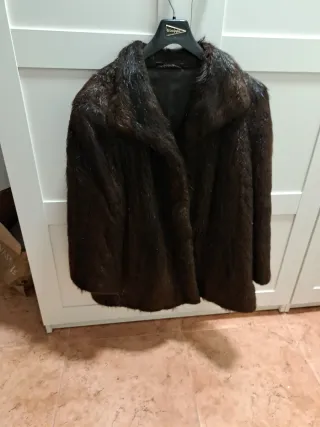 Abrigo de piel marrón