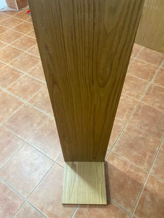 Base de madera para altavoz