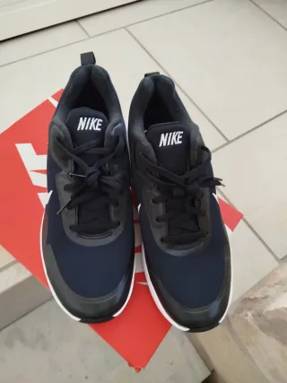 Scarpe Nike nere uomo