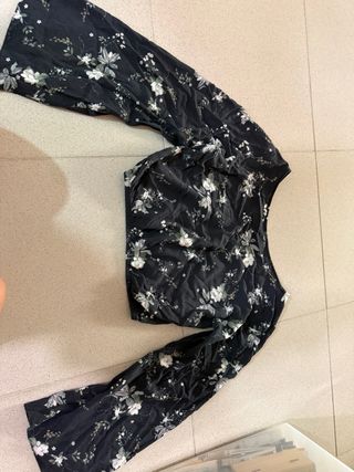 Top floral manga larga