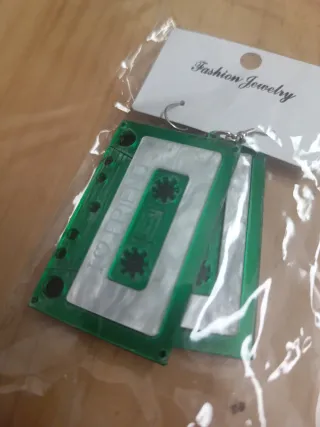 Pendientes retro cinta cassette verde y blanco