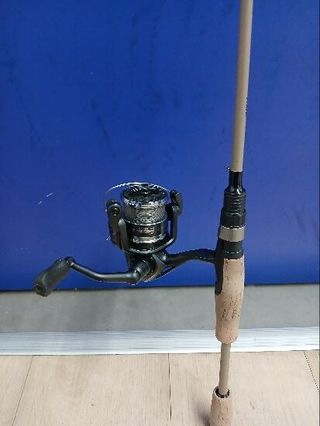 Conjunto Caña + Carrete Pesca Señuelos WXM 100 Spinning