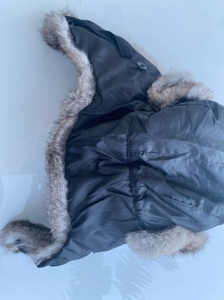 Gorro de piel negro y gris