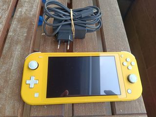 Nintendo Switch Lite Amarilla