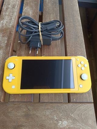 Nintendo Switch Lite Amarilla