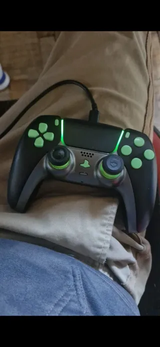 Mando PS5 Negro y Verde