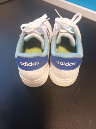 Zapatillas Adidas Blancas y Azules número 38 y 2/3