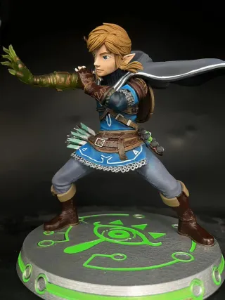 Figuras peliculas y videojuegos reales o a escala