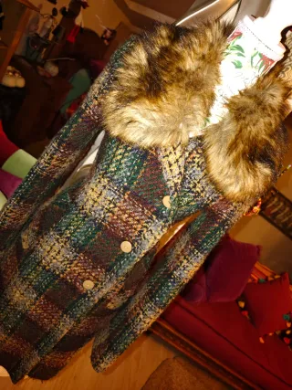 ABRIGO CUADROS CUELLO PELO DESMONTABLE ZARA