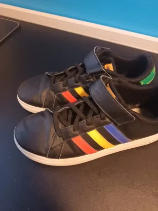 Zapatillas Adidas Negras Multicolor es un 38 y 2/3