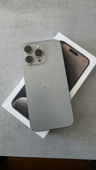 iPhone 15 Pro Max Grigio/Argento