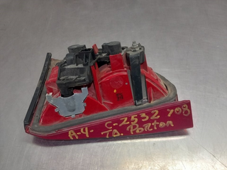 PILOTO TRASERO DERECHO INTERIOR AUDI A4 BERLINA (