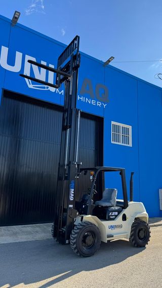 CARRETILLA ELEVADORA DIESEL UNIMAQ R4D25