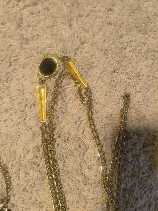 Collares bisutería dorados y rosas. PRECIO x Todo.