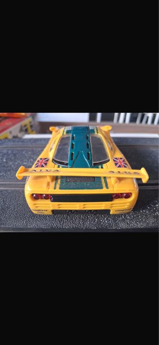 Coche Scalextric McLaren F1 Harrods