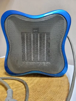 Estufa de aire azul y gris