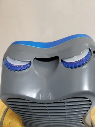 Estufa de aire azul y gris