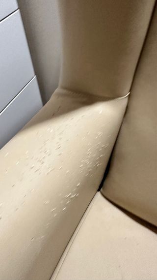 Mecedora maternidad polipiel color crema