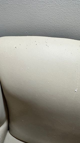 Mecedora maternidad polipiel color crema