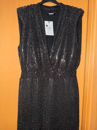 Mono Desigual lentejuelas negro talla L