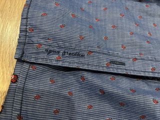 Camisa azul estampada