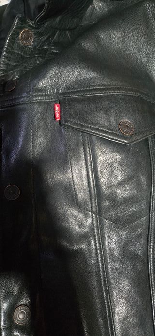 Cazadora Piel Búfalo Levi's Negra