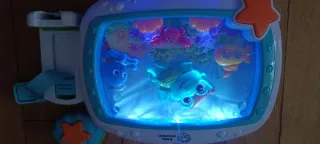 Pecera Baby Einstein con figuras marinas