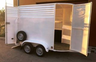 NUEVO: Remolque de caballos plaza y media