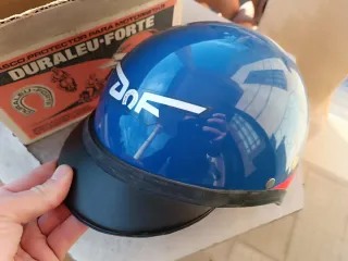 Casco Moto Vintage Azul con Tira roja