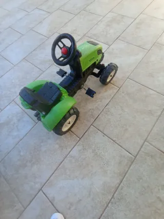 Trattore a pedali giocattolo bambini