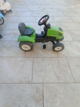 Trattore a pedali giocattolo bambini