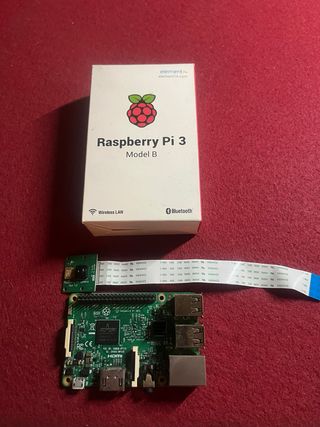 Raspberry Pi 3 Modelo B + Cámara