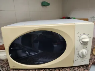 Microondas blanco con grill,