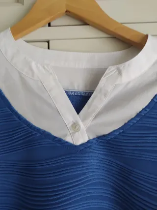 Blusa combinada azul y blanca T.M