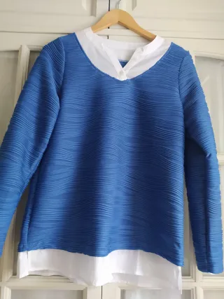 Blusa combinada azul y blanca T.M