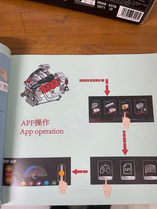 Motor V8 para montar con movimiento