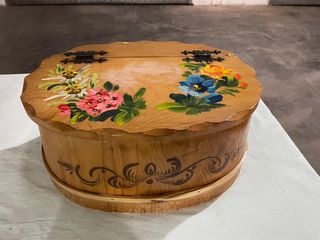 Scatola portaoggetti in legno dipinta a mano