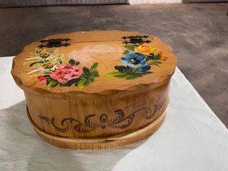 Scatola portaoggetti in legno dipinta a mano