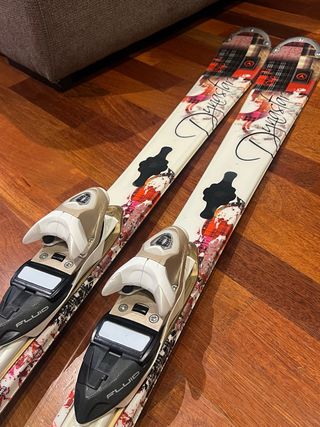 Esquís y fijaciones Dynastar