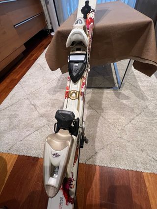 Esquís y fijaciones Dynastar