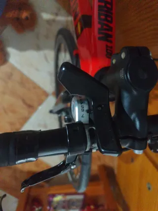 Bicicleta de carretera Btwin Roja