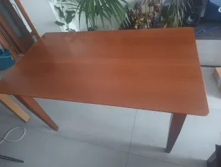 Tavolo allungabile in legno marrone