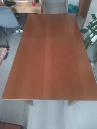 Tavolo allungabile in legno marrone