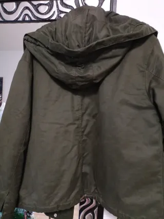 Cazadora Pull&Bear unisex verde