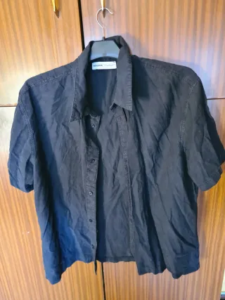 Camisa Bershka manga corta negra