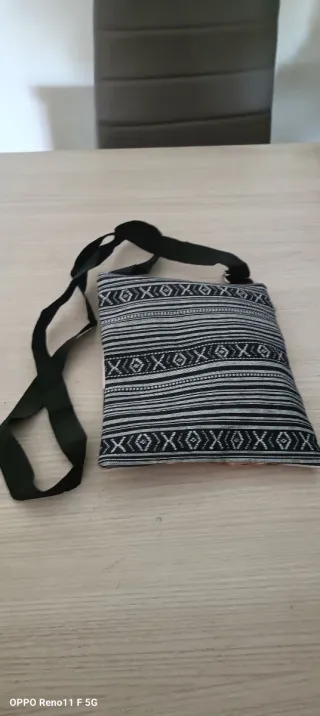 Bolso pequeño nuevo con estampado de perro
