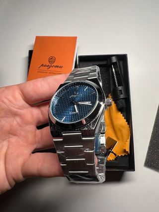 Reloj elegante Paazomu azul y plateado