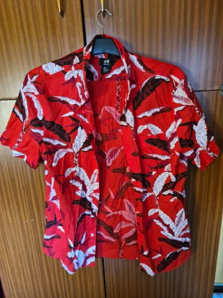 Camisa Hawaiana H&M Estampada Roja Talla M